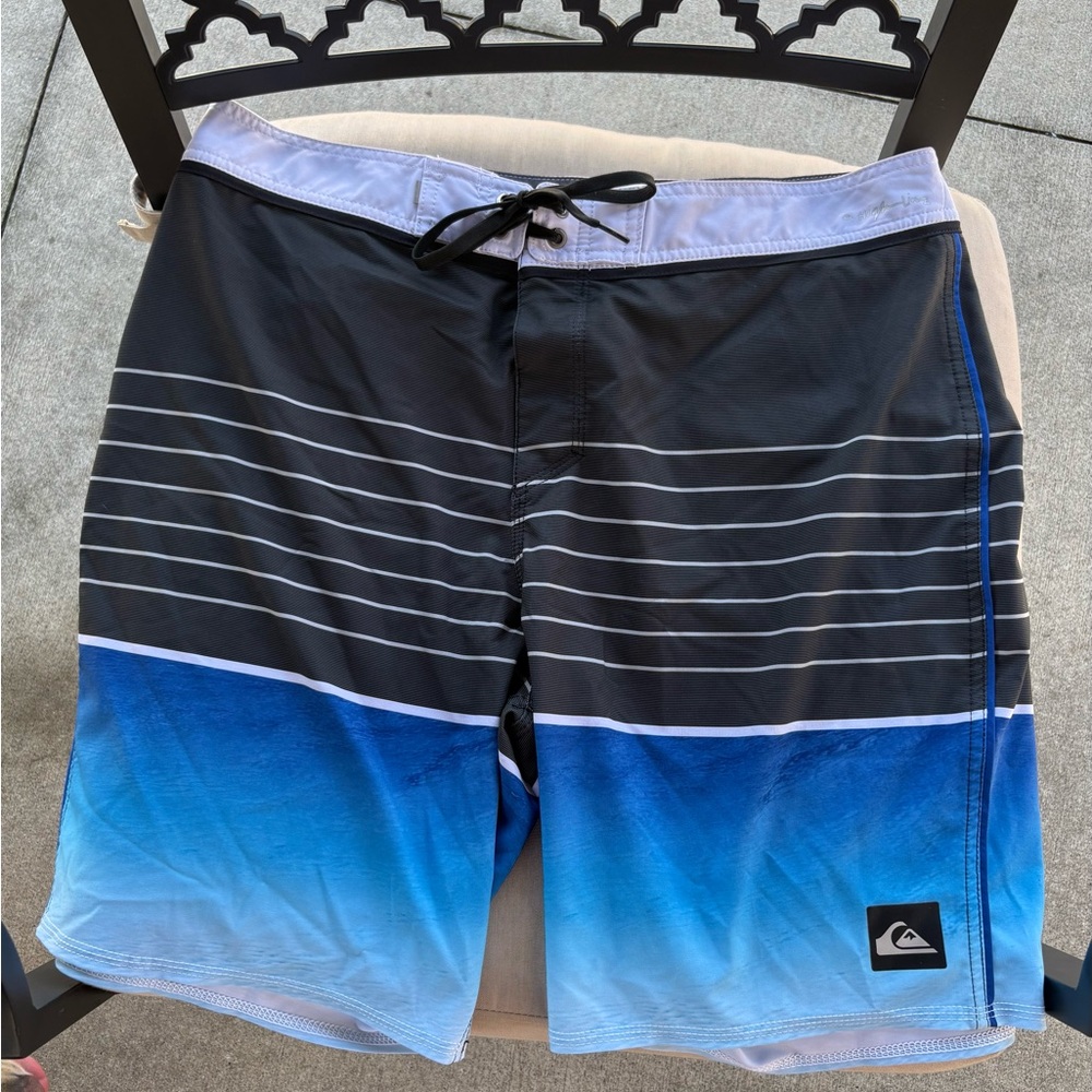 Quiksilver Black and Blue Board Shorts Quick-Dry Swimwear